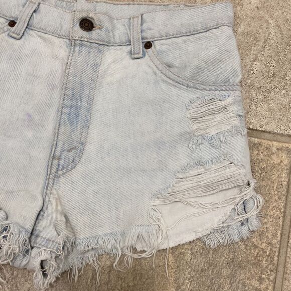 Vintage Levi’s 550 Distressed Destroyed Denim Shorts USA Made Light Wash Size 29 - Picture 3 of 8